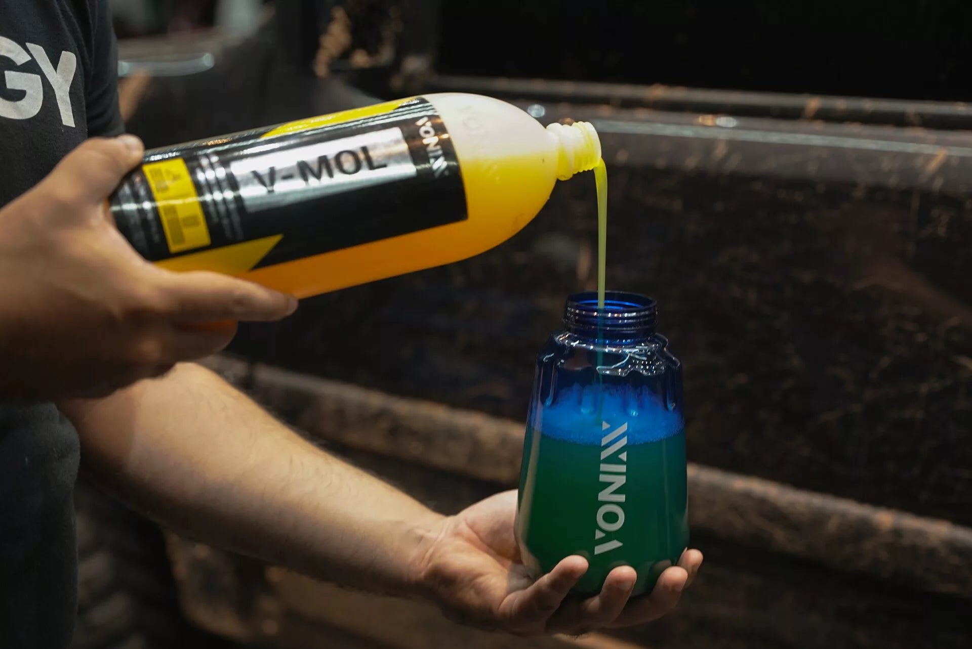 V MOL – Shampoo Desincrustante de lodo o barro